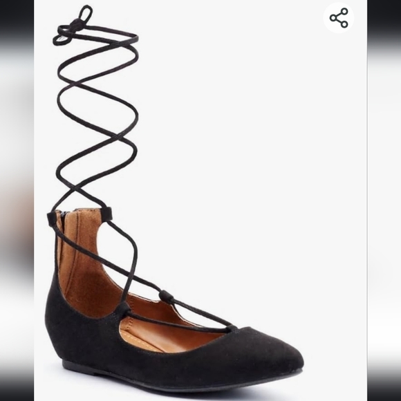 Candies Kraizen Lace-Up Flats. - Picture 7 of 7